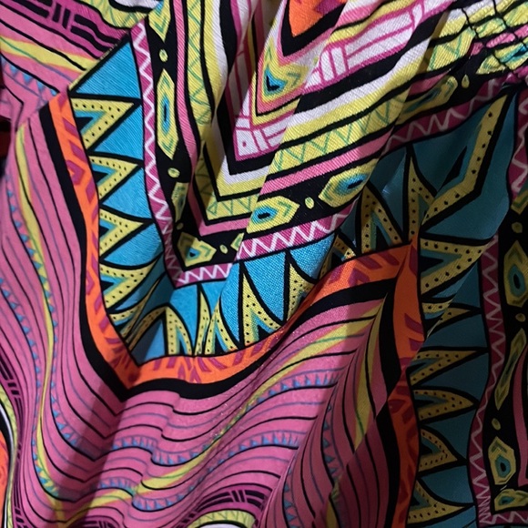 WinWin Half Sleeve Lace Tunic - Picture 4 of 7